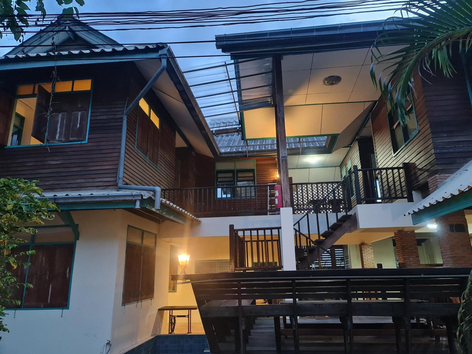 Tepbunthomhouse Ayutthaya Apartment Exterior photo