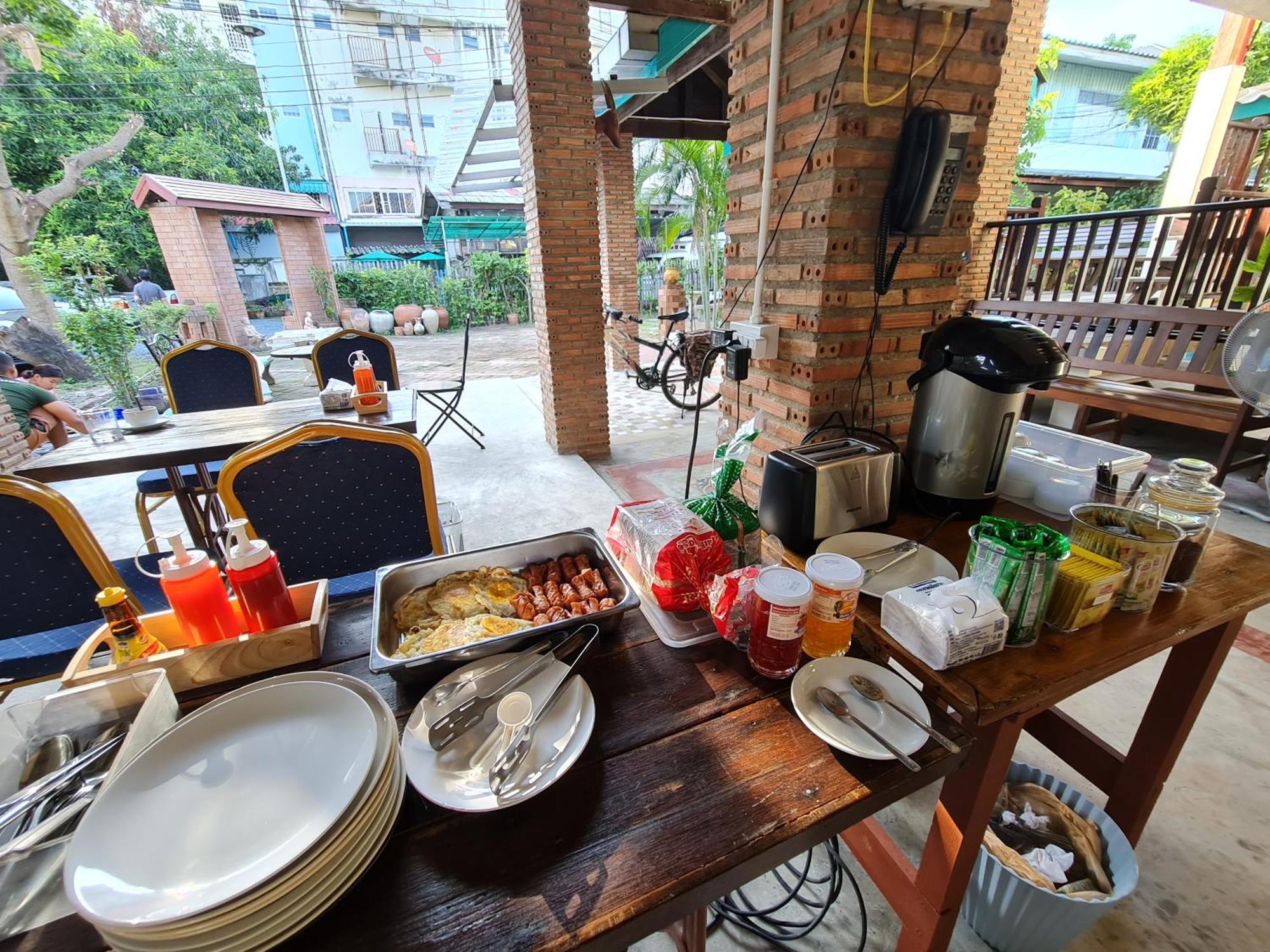 Tepbunthomhouse Ayutthaya Apartment Exterior photo
