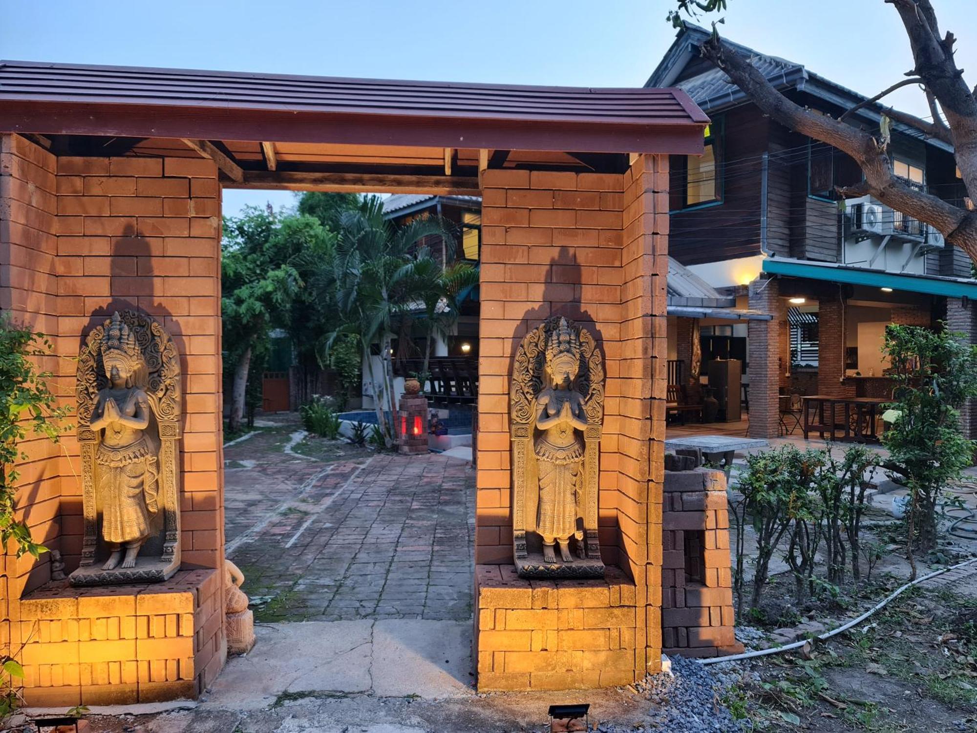 Tepbunthomhouse Ayutthaya Apartment Exterior photo