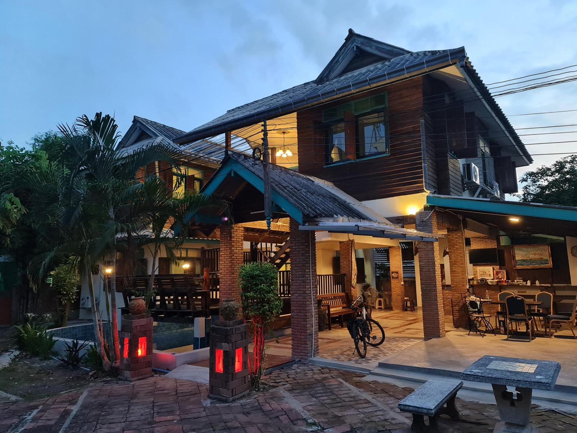 Tepbunthomhouse Ayutthaya Apartment Exterior photo